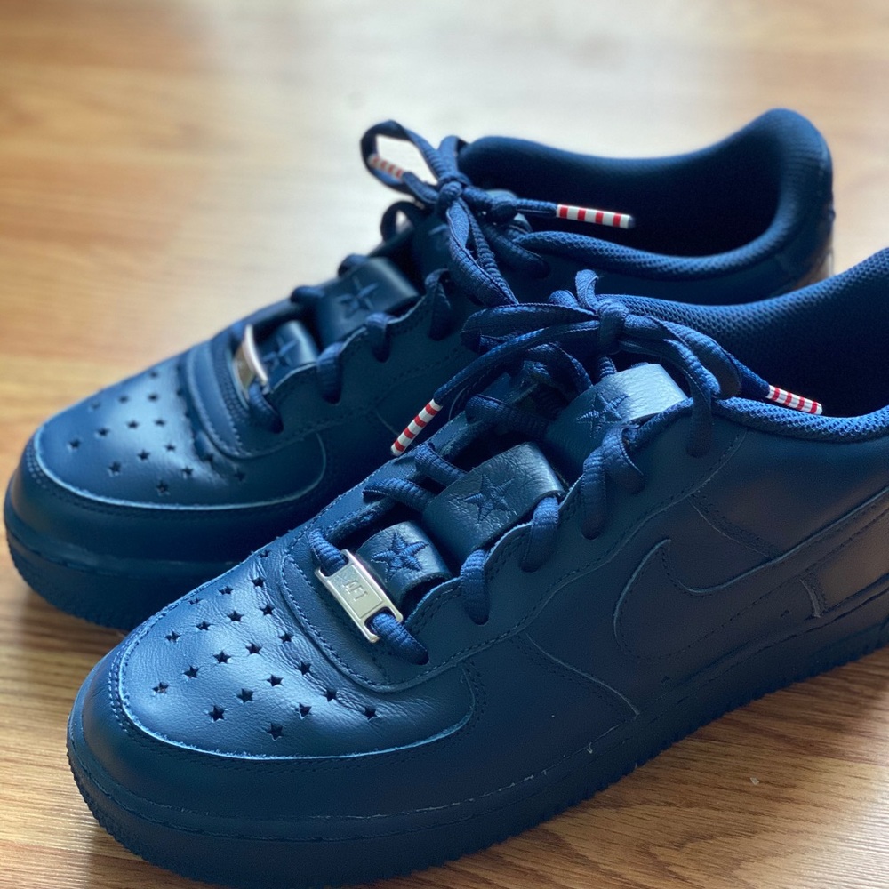 Air Force Ones Boys Size 6.5 Navy Blue